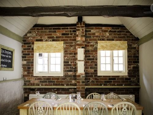 The White Lion, Inn 4*