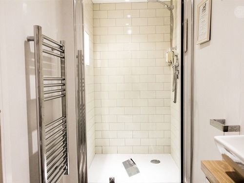 The White Lion, Herberg 4*